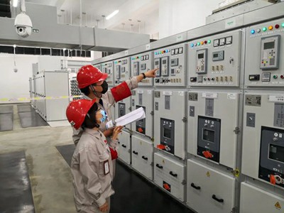 榆能化甲醇2號(hào)變電所全站一次受電成功1.jpg